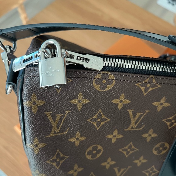 Louis Vuitton Monogram Macassar Keepall 45 Bandouliere - Picture 7 of 16